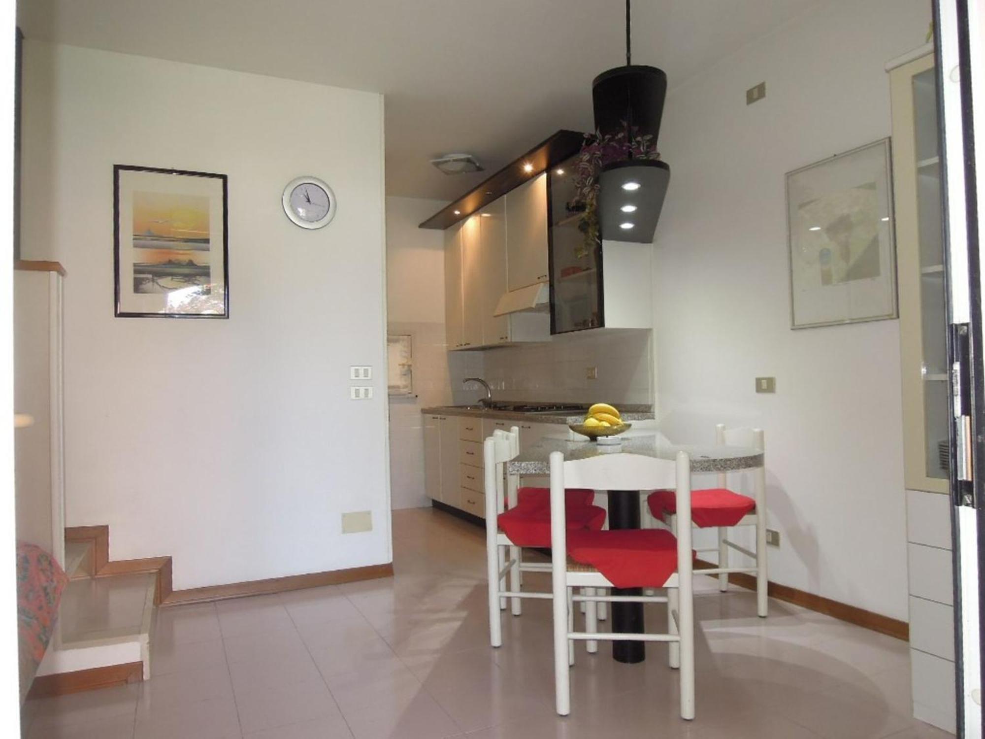 Spacious With Terrace And Pool In Appartamento